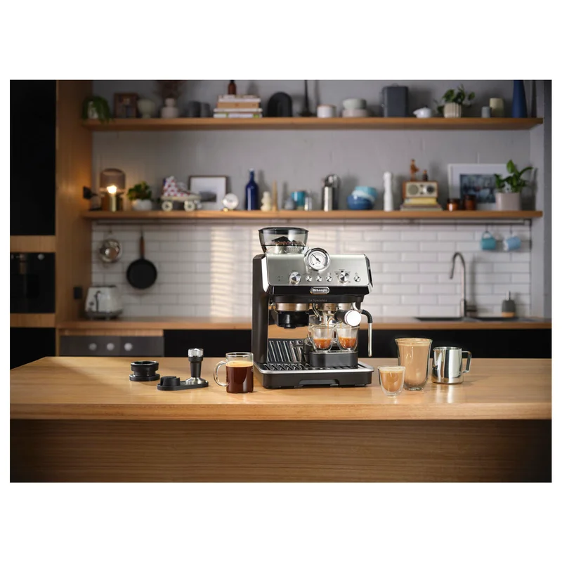 Кофеварка рожковая Delonghi EC-9155.MB 3