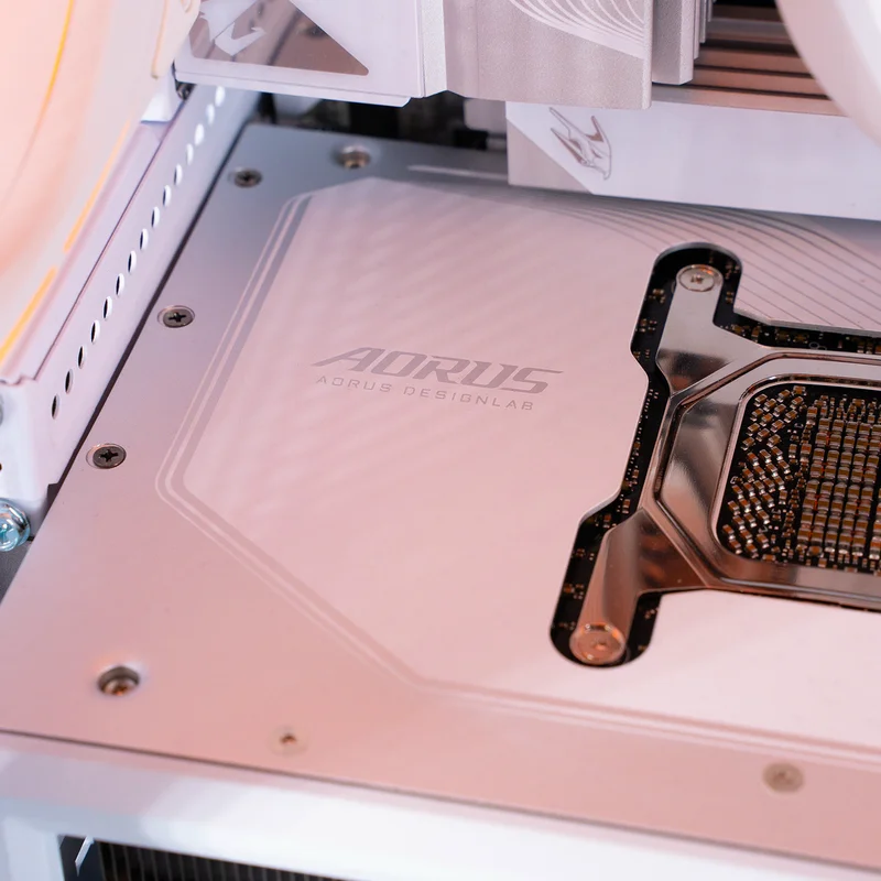 Игровой компьютер TechnoGaming 270(AR7-9800X3D/RTX5090 32GB/D5 64GB/SSD 3TB/X870 AORUS STEALTH ICE/C500P) 18