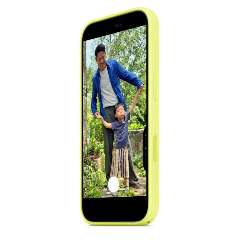 Чехол для смартфона iPhone 17 Silicone Case with MagSafe - Neon Yellow (MGEV4ZM/A) 6