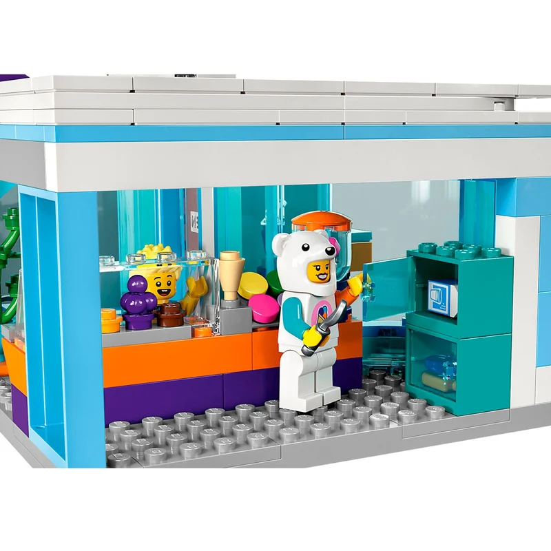 Конструктор LEGO City Магазин мороженого (LEGO 60363) 6
