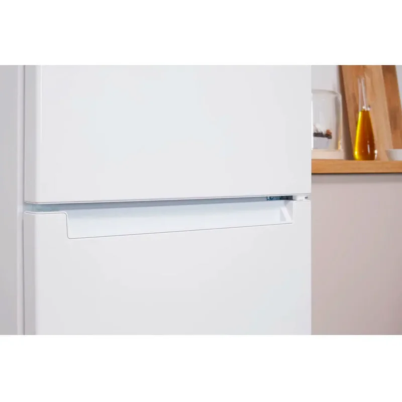 Холодильник Indesit DS 4180 W 3